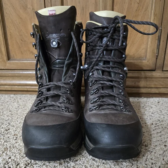 Lowa Men's Baffin Pro Brown Hiking Boots - Picture 2 of 11